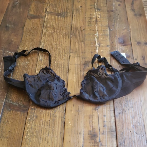 Victoria's Secret Other - Victoria Secret's Lace Bra 36C